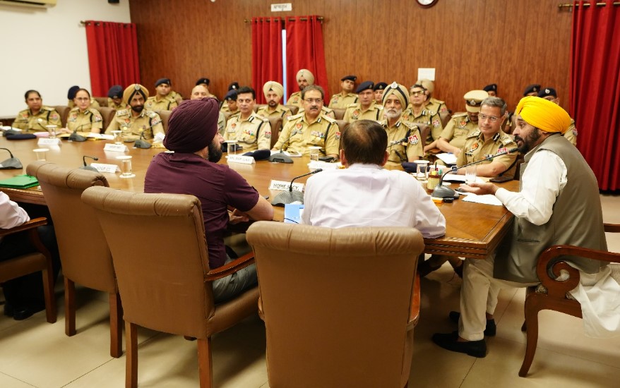 ਪੁਲਿਸ ਅਫ਼ਸਰਾਂ