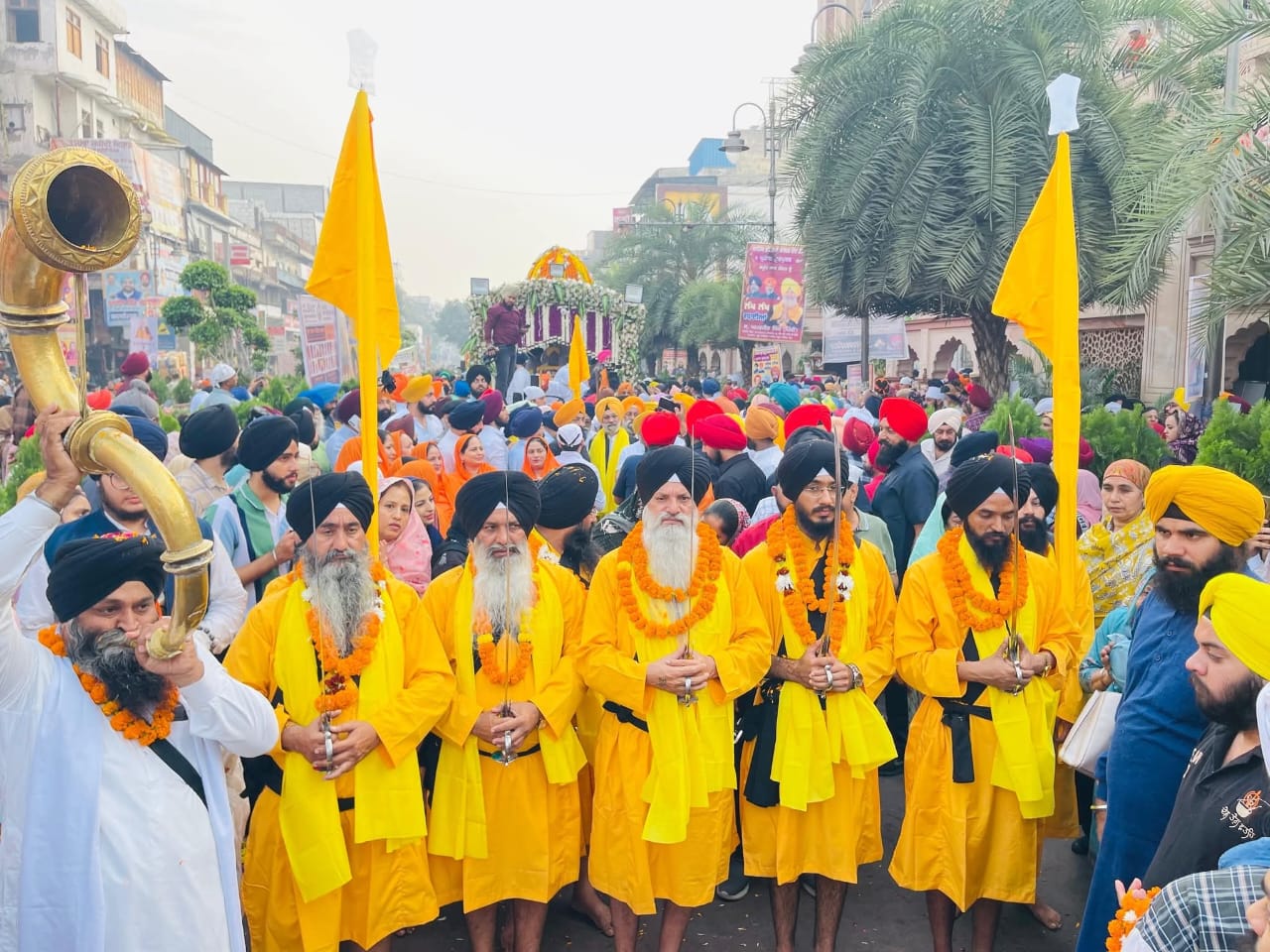 ਹਰਮੀਤ ਸਿੰਘ ਕਾਲਕਾ ਵੱਲੋਂ ਸਮੂਹ ਸਿੱਖ ਸੰਗਤਾਂ ਨੂੰ ਚੜ੍ਹਦੀ ਕਲਾ ਅਤੇ ਪ੍ਰਕਾਸ਼ ਪੁਰਬ ਦੀਆਂ ਲੱਖ-ਲੱਖ ਵਧਾਈਆਂ 