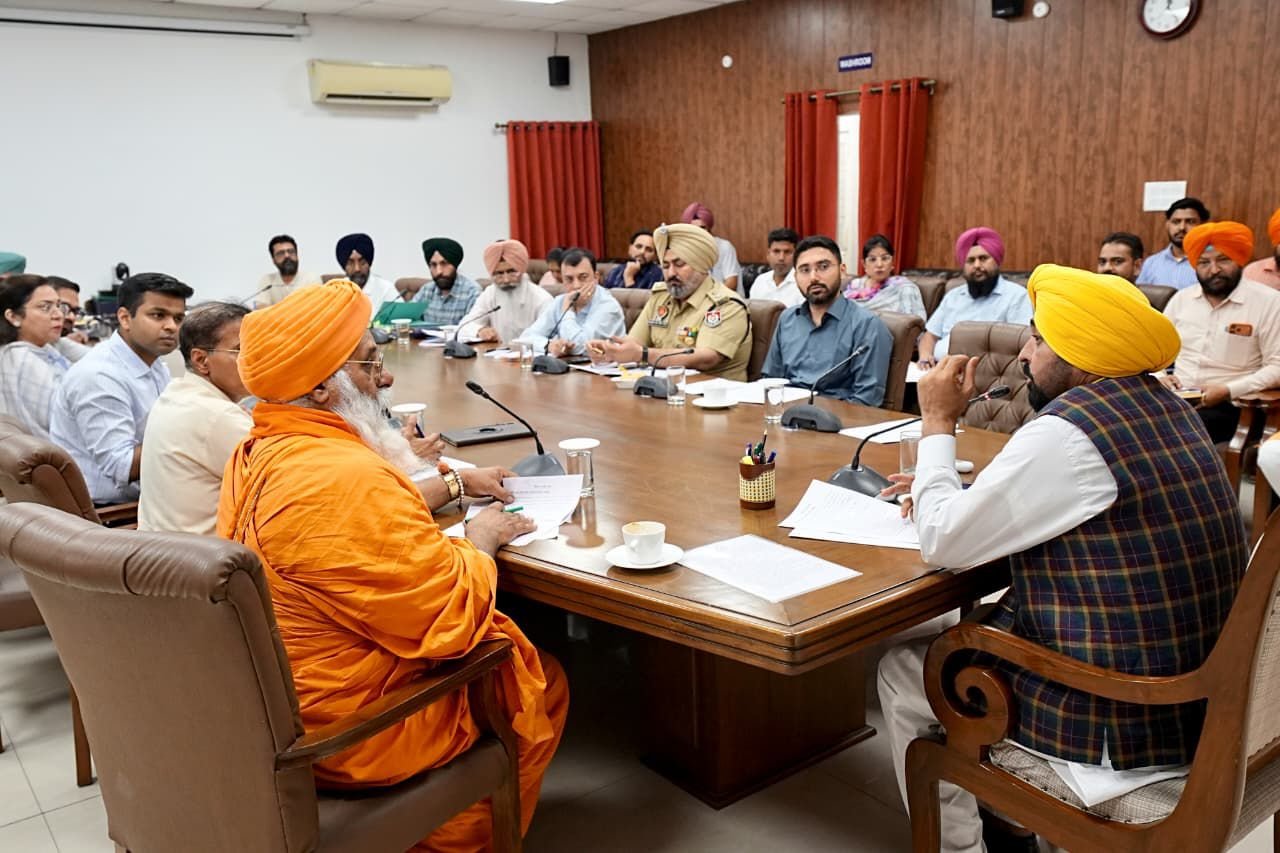 ਪ੍ਰਦੂਸ਼ਣ ਕੰਟਰੋਲ ਅਤੇ ਲੰਬਿਤ ਜਲ ਪ੍ਰਾਜੈਕਟਾਂ ਨੂੰ ਬਿਨਾਂ ਦੇਰੀ ਦੇ ਪੂਰਾ ਕੀਤਾ ਜਾਵੇ: ਮੁੱਖ ਮੰਤਰੀ ਭਗਵੰਤ ਸਿੰਘ ਮਾਨ