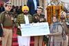 ਮੁੱਖ ਮੰਤਰੀ ਨੇ ਪੰਜ ਪੁਲਿਸ ਮੁਲਾਜ਼ਮਾਂ ਦੇ ਪਰਿਵਾਰਾਂ ਨੂੰ ਇੱਕ-ਇੱਕ ਕਰੋੜ ਰੁਪਏ ਦੀ ਵਿੱਤੀ ਸਹਾਇਤਾ ਦੇ ਚੈੱਕ ਸੌਂਪੇ