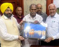 ਹਰਭਜਨ ਸਿੰਘ ਈ.ਟੀ.ਓ ਅਤੇ ਬਰਿੰਦਰ ਕੁਮਾਰ ਗੋਇਲ ਨੇ ਪੁਡੂਚੇਰੀ ਦੇ ਮੁੱਖ ਮੰਤਰੀ ਐਨ. ਰੰਗਾਸਾਮੀ ਨੂੰ ਦਿੱਤਾ ਸੱਦਾ