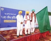 ਪੰਜਾਬ ਸਰਕਾਰ ਵੱਲੋਂ ਹੜ੍ਹ ਪ੍ਰਭਾਵਿਤ ਜ਼ਿਲ੍ਹਿਆਂ ਦੇ ਕਿਸਾਨਾਂ ਨੂੰ ਕਣਕ ਦਾ ਮੁਫ਼ਤ ਬੀਜ ਵੰਡਣ ਦੀ ਸ਼ੁਰੂਆਤ