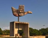  ਕੇਂਦਰ ਵੱਲੋਂ ਚੰਡੀਗੜ੍ਹ ਨੂੰ ਧਾਰਾ 240 ਅਧੀਨ ਲਿਆਉਣ ਦੀ ਤਿਆਰੀ ਕਰਨ ਨਾਲ ਪੰਜਾਬ ਦੀਆਂ ਰਾਜਨੀਤਿਕ ਪਾਰਟੀਆਂ ਉਥਲ-ਪੁਥਲ ਦੀ ਸਥਿਤੀ ਵਿੱਚ 