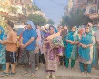 ਗੁਰੂ ਨਾਨਕ ਦੇਵ ਜੀ ਦੇ ਪ੍ਰਕਾਸ਼ ਪੁਰਬ ਮੌਕੇ ਅਨਮੋਲ ਮੁਸਕਾਨ ਕਾਂਤੀ (ਪਤਨੀ ਦੀਪ ਸਿੰਘ) ਚੈਰੀਟੇਬਲ ਟਰੱਸਟ ਵੱਲੋਂ ਸੇਵਾ ਤੇ ਸ਼ਰਧਾ ਦਾ ਪ੍ਰਤੀਕ ਸਮਰਪਣ 