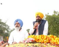 ਮੈਂ ਮੁੱਖ ਮੰਤਰੀ ਨਹੀਂ , ਦੁੱਖ ਮੰਤਰੀ ਹਾਂ!” ਮਾਨ ਨੇ ਤਰਨਤਾਰਨ ਵਿੱਚ ਇਹ ਕਹਾਣੀ ਸੁਣਾਉਂਦਿਆਂ ਸਾਰਿਆਂ ਨੂੰ ਕੀਤਾ ਭਾਵੁਕ