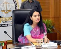 ਪੰਜਾਬ ਦੀ ਮਹਿਲਾ ਡਿਪਟੀ ਕਮਿਸ਼ਨਰ ਕਰ ਰਹੀ ਅਗਵਾਈ : ਜਾਣੋ ਕਿ 'ਆਪ' ਦੀ ਪਾਰਦਰਸ਼ਤਾ ਕ੍ਰਾਂਤੀ ਔਰਤਾਂ ਨੂੰ ਸਰਕਾਰੀ ਸੇਵਾ ਵਿੱਚ ਕਿਵੇਂ ਬਣਾ ਰਹੀ ਮੋਹਰੀ