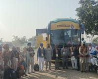 ਜ਼ਿਲ੍ਹਾ ਬਰਨਾਲਾ ਤੋਂ ਸ਼ਰਧਾਲੂਆਂ ਨੂੰ ਦਰਸ਼ਨਾਂ ਲਈ ਅੰਮ੍ਰਿਤਸਰ ਲਿਜਾਣ ਵਾਲੀਆਂ ਬੱਸਾਂ ਦਾ ਪਹਿਲਾ ਜੱਥਾ ਰਵਾਨਾ