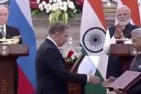 ਭਾਰਤ ਅਤੇ ਰੂਸ ਨੇ ਖੇਤੀਬਾੜੀ, ਜਹਾਜ਼ਰਾਨੀ, ਖਾਦਾਂ ਅਤੇ ਡਾਕਟਰੀ ਸਿੱਖਿਆ ਸਮੇਤ ਕਈ ਖੇਤਰਾਂ ਨੂੰ ਕਵਰ ਕਰਨ ਵਾਲੇ ਮਹੱਤਵਪੂਰਨ ਸਮਝੌਤਿਆਂ ‘ਤੇ ਹਸਤਾਖਰ ਕੀਤੇ