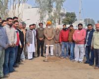 ਵਿਧਾਇਕ ਨੇ 94 ਲੱਖ ਰੁਪਏ ਦੀ ਲਾਗਤ ਨਾਲ ਵਾਟਰ ਸਪਲਾਈ ਦੀਆਂ ਪਾਈਪਾਂ ਪਾਉਣ ਦੇ ਕੰਮ ਦਾ ਰੱਖਿਆ ਨੀਂਹ ਪੱਥਰ