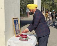 ਬਲੀਦਾਨ ਦਿਵਸ ਮੌਕੇ ਅਧਿਕਾਰੀਆਂ ਅਤੇ ਕਰਮਚਾਰੀਆਂ ਨੇ ਦੋ ਮਿੰਟ ਦਾ ਮੋਨ ਧਾਰਿਆ