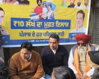 ਵਿਧਾਇਕ ਡਾ. ਗੁਪਤਾ ਨੇ ਵੱਖ-ਵੱਖ ਵਾਰਡਾਂ ਦਾ ਦੌਰਾ ਕੀਤਾ ਅਤੇ ਸੈਂਕੜੇ ਲੋਕਾਂ ਨੂੰ ਸਿਹਤ ਬੀਮਾ ਕਾਰਡ ਸਲਿੱਪਾਂ ਜਾਰੀ ਕੀਤੀਆਂ