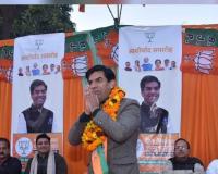 ਚੰਡੀਗੜ੍ਹ ਦੇ ਨਵੇਂ ਚੁਣੇ ਗਏ ਮੇਅਰ ਸੌਰਭ ਜੋਸ਼ੀ ਨੇ ਅਹੁਦਾ ਸੰਭਾਲਦੇ ਹੀ ਆਪਣੀ ਕਾਰਜਸ਼ੈਲੀ ਦੇ ਸਪੱਸ਼ਟ ਸੰਕੇਤ ਦੇ ਦਿੱਤੇ