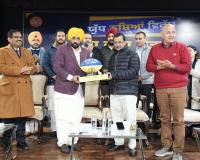 ਇਕਜੁਟ ਹੋ ਕੇ ਨਸ਼ਿਆਂ ਦੀ ਅਲਾਮਤ ਨੂੰ ਜੜ੍ਹੋਂ ਪੁੱਟੇਗਾ ਪੰਜਾਬ, ਅਰਵਿੰਦ ਕੇਜਰੀਵਾਲ ਅਤੇ ਭਗਵੰਤ ਸਿੰਘ ਮਾਨ ਨੇ ਕੀਤੀ ਦੂਜੇ ਪੜਾਅ ਦੀ ਸ਼ੁਰੂਆਤ