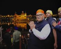 ਪੰਜਾਬ ਦੇ ਰਾਜਪਾਲ ਸ਼੍ਰੀ ਗੁਲਾਬ ਚੰਦ ਕਟਾਰੀਆ ਨੇ ਸ੍ਰੀ ਦਰਬਾਰ ਸਾਹਿਬ ਅਤੇ ਜੈਨ ਮੰਦਰ ਵਿਖੇ ਮੱਥਾ ਟੇਕਿਆ