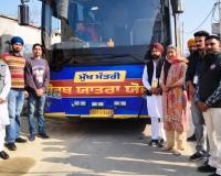 ਅੰਮ੍ਰਿਤਸਰ ਵਿਖੇ ਧਾਰਮਿਕ ਅਸਥਾਨਾਂ ਦੇ ਦਰਸ਼ਨਾਂ ਲਈ ਸ਼ਰਧਾਲੂ ਪਿੰਡ ਰਾਮਗੜ੍ਹ ਸੰਧੂਆਂ ਤੋਂ ਰਵਾਨਾ