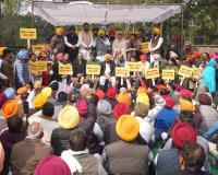 ਦਲਿਤਾਂ ਅਤੇ ਮਿਹਨਤਕਸ਼ਾਂ ਦਾ ਮਜ਼ਾਕ ਉਡਾਉਣ 'ਤੇ ਕਾਂਗਰਸ ਖ਼ਿਲਾਫ਼ ਬੈਂਡ-ਵਾਜਿਆਂ ਨਾਲ 'ਆਪ' ਦਾ ਜ਼ੋਰਦਾਰ ਪ੍ਰਦਰਸ਼ਨ