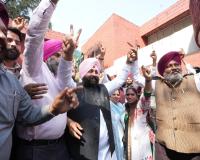 ਮੰਤਰੀ ਹਰਪਾਲ ਚੀਮਾ, ਅਮਨ ਅਰੋੜਾ, ਹਰਦੀਪ ਮੁੰਡੀਆਂ ਅਤੇ ਹਰਜੋਤ ਬੈਂਸ ਨੇ ਵਰਕਰਾਂ ਨਾਲ ਮਿਲ ਕੇ ‘ਸੱਚ ਦੀ ਜਿੱਤ’ ਦਾ ਮਨਾਇਆ ਜਸ਼ਨ