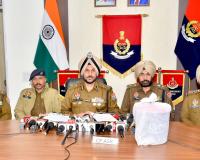 ਅੰਮ੍ਰਿਤਸਰ ਵਿੱਚ ਸਰਹੱਦ ਪਾਰੋਂ ਚੱਲ ਰਹੇ ਨਾਰਕੋ-ਤਸਕਰੀ ਨੈੱਟਵਰਕ ਦਾ ਪਰਦਾਫਾਸ਼; 7.6 ਕਿਲੋਗ੍ਰਾਮ ਹੈਰੋਇਨ, 21 ਹਜ਼ਾਰ ਰੁਪਏ ਦੀ ਡਰੱਗ ਮਨੀ ਸਮੇਤ ਦੋ ਗ੍ਰਿਫ਼ਤਾਰ