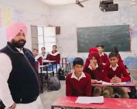 ਹਰਜੋਤ ਸਿੰਘ ਬੈਂਸ ਵੱਲੋਂ ਮੋਹਾਲੀ ਦੇ ਸਰਕਾਰੀ ਸਕੂਲ ਦਾ ਅਚਨਚੇਤ ਦੌਰਾ; ਸਕੂਲ ਦੀ ਨੁਹਾਰ ਬਦਲਣ ਦੇ ਦਿੱਤੇ ਆਦੇਸ਼