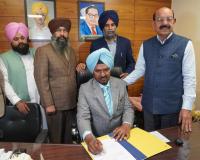 ਗੁਰਚਰਨ ਸਿੰਘ ਨੇ ਕੈਬਨਿਟ ਮੰਤਰੀਆਂ ਦੀ ਹਾਜ਼ਰੀ ਵਿੱਚ ਪੈਸਕੋ ਦੇ ਚੇਅਰਮੈਨ ਦਾ ਅਹੁਦਾ ਸੰਭਾਲਿਆ