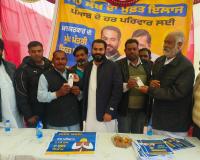 ਫਾਜ਼ਿਲਕਾ ਹਲਕੇ ਦੇ ਪਿੰਡਾਂ ਤੇ ਸਹਿਰਾਂ ਦੀਆਂ ਵਾਰਡਾਂ ਵਿੱਚ ਬਣ ਰਹੇ ਹਨ ਮੁੱਖ ਮੰਤਰੀ ਸਿਹਤ ਯੋਜਨਾ ਦੇ ਕਾਰਡ-ਵਿਧਾਇਕ ਨਰਿੰਦਰਪਾਲ ਸਿੰਘ ਸਵਨਾ