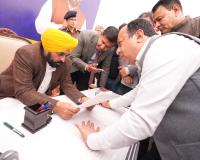 ਮੁੱਖ ਮੰਤਰੀ ਭਗਵੰਤ ਸਿੰਘ ਮਾਨ ਇਕ ਮਹੀਨੇ ਵਿੱਚ ਦੂਜੀ ਵਾਰ ਜਲੰਧਰ ਪਹੁੰਚੇ, ਲੋਕ ਮਿਲਣੀ ਦੌਰਾਨ ਸ਼ਿਕਾਇਤਾਂ ਦਾ ਮੌਕੇ 'ਤੇ ਨਿਪਟਾਰਾ