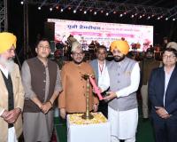  ਸਾਫ਼-ਸੁਥਰੀ ਗਾਇਕੀ ਸਾਨੂੰ ਸਾਡੀ ਸੱਭਿਆਚਾਰਕ ਵਿਰਾਸਤ ਨਾਲ ਜੋੜਦੀ ਹੈ – ਤਰੁਨਪ੍ਰੀਤ ਸਿੰਘ ਸੌਂਦ