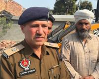 ਯੁੱਧ ਨਸ਼ਿਆਂ ਵਿਰੁੱਧ” ਮੁਹਿੰਮ ਤਹਿਤ ਸਿਵਲ ਅਤੇ ਜ਼ਿਲਾ ਪੁਲਿਸ ਮਾਲੇਰਕੋਟਲਾ ਵੱਲੋਂ ਨਸ਼ਾ ਤਸਕਰ ਦੀ ਗੈਰਕਾਨੂੰਨੀ ਜਾਇਦਾਦ ਢਾਹ ਢੇਰੀ