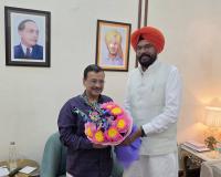 ਧਾਲੀਵਾਲ ਨੇ ਕੇਜਰੀਵਾਲ ਤੇ ਸਿਸੋਦੀਆ ਨਾਲ ਮੁਲਾਕਾਤ ਕਰਕੇ 