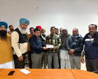 ਐਨ.ਆਰ.ਆਈ ਮੰਤਰੀ ਮੰਤਰੀ ਡਾ. ਰਵਜੋਤ ਨੇ ਤਿੰਨ  ਗ੍ਰਾਮ ਪੰਚਾਇਤਾਂ ਨੂੰ ਦਿੱਤੇ 17 ਲੱਖ ਰੁਪਏ ਦੇ ਚੈਕ