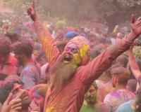 ਅੱਜ ਪੰਜਾਬ ਅਤੇ ਚੰਡੀਗੜ੍ਹ ਵਿੱਚ ਹੋਲੀ ਬਹੁਤ ਉਤਸ਼ਾਹ ਨਾਲ ਮਨਾਈ ਜਾ ਰਹੀ ਹੈ