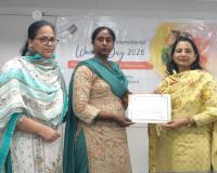 ਜ਼ਿਲ੍ਹਾ ਚੋਣ ਅਫ਼ਸਰ ਨਵਜੋਤ ਕੌਰ ਵੱਲੋਂ ਸਰਵੋਤਮ ਕਾਰਗੁਜ਼ਾਰੀ ਦਿਖਾਉਣ ਵਾਲੀਆਂ ਮਹਿਲਾ ਬੂਥ ਲੈਵਲ ਅਫ਼ਸਰਾਂ ਦਾ ਵਿਸ਼ੇਸ਼ ਸਨਮਾਨ