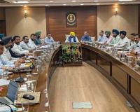 ਹਰਭਜਨ ਸਿੰਘ ਈ.ਟੀ.ਓ. ਵਲੋਂ ਲੋਕ ਨਿਰਮਾਣ ਵਿਭਾਗ ਵੱਲੋਂ ਬਣਵਾਈ ਜਾ ਰਹੀਆਂ ਸੜਕਾਂ ਦੀ ਪ੍ਰਗਤੀ ਸਬੰਧੀ ਸਮੀਖਿਆ ਮੀਟਿੰਗ