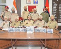 ਸਰਹੱਦ ਪਾਰੋਂ ਚਲ ਰਹੇ ਹਥਿਆਰ ਤਸਕਰੀ ਮਾਡਿਊਲ ਦਾ ਪਰਦਾਫਾਸ਼, ਨਾਬਾਲਗ ਸਮੇਤ ਛੇ ਦੋਸ਼ੀ ਅੰਮ੍ਰਿਤਸਰ ਵਿੱਚ ਕਾਬੂ; ਸੱਤ ਆਧੁਨਿਕ ਪਿਸਤੌਲ ਵੀ ਕੀਤੇ ਬਰਾਮਦ