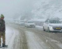 ਉਤਰਾਖੰਡ ਵਿੱਚ ਮੌਸਮ ਦੇ ਬਦਲੇ ਮਿਜ਼ਾਜ ਨੇ ਪਹਾੜਾਂ ਤੋਂ ਲੈ ਕੇ ਮੈਦਾਨਾਂ ਤੱਕ ਠੰਢ ਵਧਾ ਦਿੱਤੀ ਹੈ