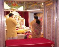 ਦਿੱਲੀ ਦੀ ਮੁੱਖ ਮੰਤਰੀ ਰੇਖਾ ਗੁਪਤਾ ਨੇ ਨਵੀਂ ਦਿੱਲੀ ਦੇ ਮਸ਼ਹੂਰ ਝੰਡੇਵਾਲਨ ਮੰਦਰ ਦਾ ਦੌਰਾ ਕੀਤਾ ਅਤੇ ਦੇਵੀ ਦੁਰਗਾ ਦੀ ਪੂਜਾ ਕੀਤੀ