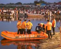 ਵ੍ਰਿੰਦਾਵਨ ਦੇ ਯਮੁਨਾ ਨਦੀ ਵਿਚ 2 ਹੋਰ ਲਾਸ਼ਾਂ ਫੁੱਲ ਕੇ ਆਈਆਂ ਉੱਪਰ, ਮਰਨ ਵਾਲਿਆਂ ਦੀ ਗਿਣਤੀ ਹੋਈ 13