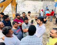 ਵਿਧਾਇਕ ਸ਼ੈਰੀ ਕਲਸੀ ਦੀ ਅਗਵਾਈ ਹੇਠ ਜੋਗੀਆਂ ਮੁਹੱਲਾ ਵਿਖੇ ਸੜਕਾਂ ਦੇ ਨਿਰਮਾਣ ਦੇ ਕੰਮ ਜੰਗੀ ਪੱਧਰ 'ਤੇ ਜਾਰੀ