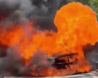 ਚੰਡੀਗੜ੍ਹ ਵਿੱਚ ਇੱਕ ਚੱਲਦੀ BMW ਕਾਰ ਨੂੰ ਅੱਗ ਲੱਗ ਗਈ 