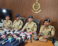 ਅੰਮ੍ਰਿਤਸਰ ਦੇ ਭਿੰਡੀ ਸੈਦਾਂ ਪੁਲਿਸ ਥਾਣੇ 'ਤੇ ਗ੍ਰਨੇਡ ਹਮਲੇ ਪਿੱਛੇ ਪਾਕਿ-ਆਈ.ਐਸ.ਆਈ. ਦਾ ਹੱਥ; ਦੋ ਪਿਸਤੌਲਾਂ ਸਮੇਤ ਛੇ ਗ੍ਰਿਫ਼ਤਾਰ