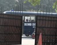 ਚੰਡੀਗੜ੍ਹ ਵਿੱਚ ਅੱਜ ਇੱਕ ਵਾਰ ਫਿਰ ਸਕੂਲਾਂ ਨੂੰ ਬੰਬ ਨਾਲ ਉਡਾਉਣ ਦੀਆਂ ਧਮਕੀਆਂ ਮਿਲਣ ਕਾਰਨ ਦਹਿਸ਼ਤ ਦਾ ਮਾਹੌਲ ਬਣ ਗਿਆ