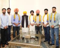 ਮੁੱਖ ਮੰਤਰੀ ਮਾਨ ਨੇ ਜੱਸਾ ਅਤੇ ਉਨ੍ਹਾਂ ਦੀ ਟੀਮ ਨੂੰ ਪਾਰਟੀ ਵਿੱਚ ਸ਼ਾਮਲ ਕਰਾਇਆ ਅਤੇ ਸਵਾਗਤ ਕੀਤਾ