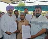 ਵਿੱਤ ਮੰਤਰੀ ਹਰਪਾਲ ਸਿੰਘ ਚੀਮਾ ਨੇ ਪਿੰਡ ਰਾਮਪੁਰ ਗੁੱਜਰਾਂ ਦੇ 87 ਪਰਿਵਾਰਾਂ ਨੂੰ ਮਕਾਨਾਂ ਦੀ ਮਾਲਕੀ ਦੇ ਸਰਟੀਫਿਕੇਟ ਵੰਡੇ