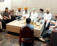 ਹਲਕਾ ਕੋਟਕਪੂਰਾ ਦੀਆਂ ਮੰਡੀਆਂ ਦੇ ਪ੍ਰਬੰਧਾਂ ਸਬੰਧੀ ਸਪੀਕਰ ਸ. ਸੰਧਵਾਂ ਵੱਲੋਂ ਮੀਟਿੰਗ