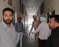 ਜ਼ਿਲ੍ਹਾ ਚੋਣ ਅਫ਼ਸਰ ਨਵਜੋਤ ਕੌਰ ਦੇ ਨਿਰਦੇਸ਼ਾਂ 'ਤੇ ਅਧਿਕਾਰੀਆਂ ਵੱਲੋਂ ਪੋਲਿੰਗ ਬੂਥਾਂ ਦਾ ਨਿਰੀਖਣ