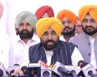 ਮੋਦੀ ਸਰਕਾਰ ਖਾੜੀ ਜੰਗ ਦੀ ਆੜ ਵਿੱਚ ਲੋਕਾਂ ਤੋਂ ਆਪਣੀ ਵਿਦੇਸ਼ ਤੇ ਆਰਥਿਕ ਨੀਤੀ ਦੀਆਂ ਨਾਕਾਮੀਆਂ ਲੁਕਾਉਣ ਦੀ ਕੋਸ਼ਿਸ਼ ਕਰ ਰਹੀ: ਮੁੱਖ ਮੰਤਰੀ ਭਗਵੰਤ ਸਿੰਘ ਮਾਨ