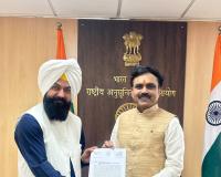 ਜਨਗਣਨਾ 2027 ਲਈ ਤਿਆਰ ਫ਼ਾਰਮ ਵਿਚ ਅਨੂਸੂਚਿਤ ਜਾਤੀਆਂ ਦੇ ਲੋਕਾਂ ਲਈ ਮਨਾਹੀ ਵਾਲੇ ਸ਼ਬਦ ਵਰਤਣ ਦੇ ਮਾਮਲੇ ਵਿਚ ਜਸਵੀਰ ਸਿੰਘ ਗੜ੍ਹੀ ਵਲੋਂ ਰਾਸ਼ਟਰੀ ਅਨੁਸੂਚਿਤ ਜਾਤੀਆਂ ਕਮਿਸ਼ਨ ਦੇ ਚੇਅਰਮੈਨ ਨਾਲ ਮੁਲਾਕਾਤ