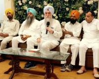 ਸਪੀਕਰ ਸੰਧਵਾਂ ਨੇ ਮਾਵਾਂ ਧੀਆਂ ਸਤਿਕਾਰ ਯੋਜਨਾ ਅਤੇ ਸਿਹਤ ਬੀਮਾ ਯੋਜਨਾ ਸਬੰਧੀ ਵਿਸ਼ੇਸ਼ ਮੀਟਿੰਗ ਕੀਤੀ 