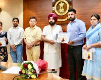 ਹਰਦੀਪ ਸਿੰਘ ਮੁੰਡੀਆਂ ਨੇ ਨਿਯੁਕਤੀ ਪੱਤਰ ਸੌਂਪੇ