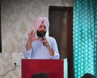 ਕਰਮਜੀਤ ਸਿੰਘ ਰਿੰਟੂ ਨੇ ਮਜੀਠਾ ਰੋਡ 'ਤੇ ਮਾਵਾਂ-ਧੀਆਂ ਸਤਿਕਾਰ ਯੋਜਨਾ ਦੀ ਸ਼ੁਰੂਆਤ ਕੀਤੀ